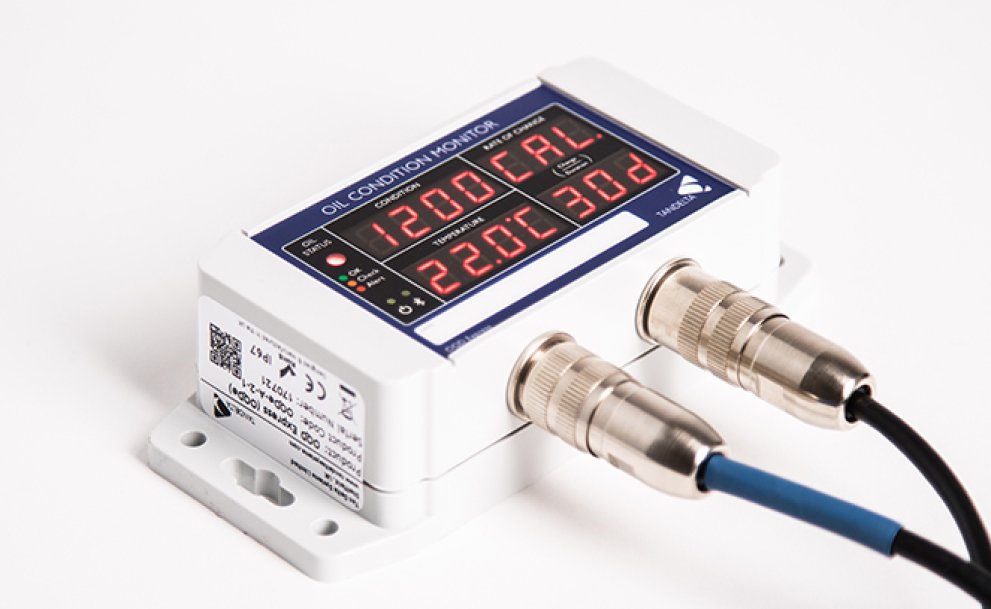 Real-time oil condition analysis