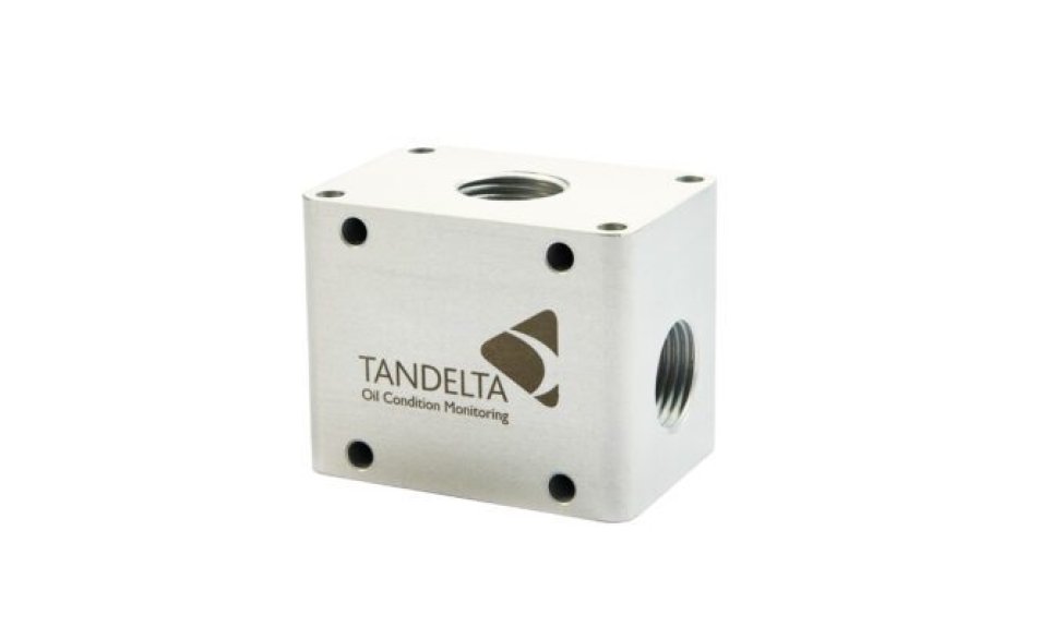 Manifold for oil analysis sensor